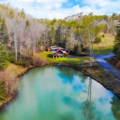 Lazy Bear Lake, Fishing, Hot Tub, WIFI, 560 in FREE Attraction tickets each paid day!