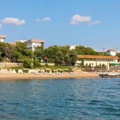 Troas Beach Hotel