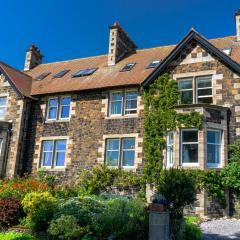 Whinstones at 4 The Villas