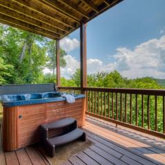 TreeTops- Pet Friendly Master on Main 5 minutes from Downtown Blue Ridge