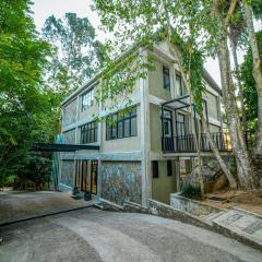 Serenique Resort Kandy