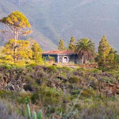 Luxury villa in Nature with Swimming pool Tenerife, Santiago del Teide, with sea and mountain views