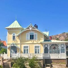 Strandflickornas Annex Gula Villan