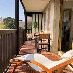 Beau studio terrasse vue jardin - à 2 pas de la mer