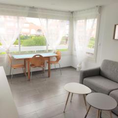 Les Soleillades - Plage, piscine, parking!