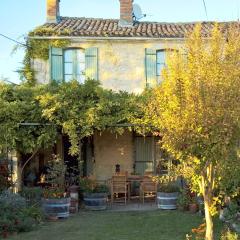 Les Glycines Bed & Breakfast