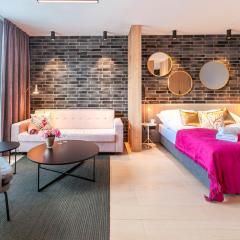 Megi & Greg Apartments