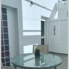 GARUM, luminoso apartamento con parking y patio privado