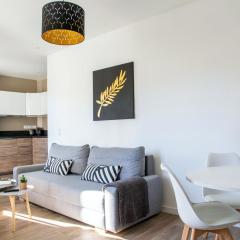 Prime Location Hyper Center Ideal for Couples & Families - Walk Everywhere - SMART by Totolulucannes