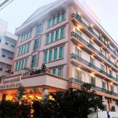 두앙프라세우스 호텔(Douangpraseuth Hotel)