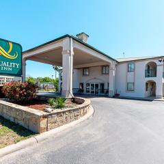 Quality Inn Three Rivers