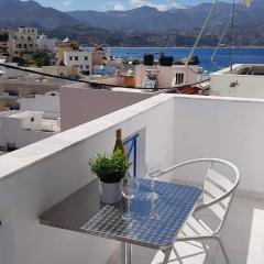 Lilis Apt in Center with Sea View