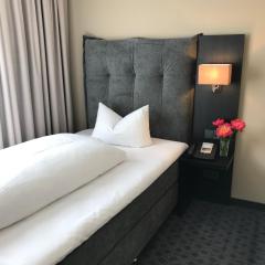 ROSS Hotel