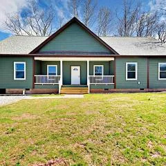 Serenity Views Comfort - Close to City & Parkway!