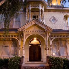 Victorian Mansion At Los Alamos