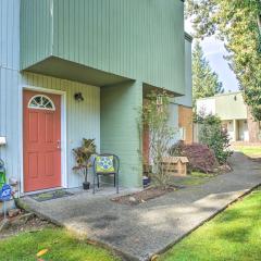 Townhome with Yard 3 Mi to Camp Murray and JBLM