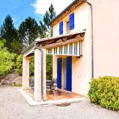 Appartement moderne à La Roche-sur-le-Buis, avec piscine.