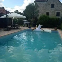 Studio charmant à Bio avec jardin et piscine partagée, 32 m².