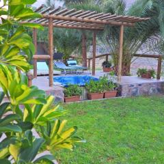 One bedroom house with jacuzzi enclosed garden and wifi at San Bartolome de Tirajana