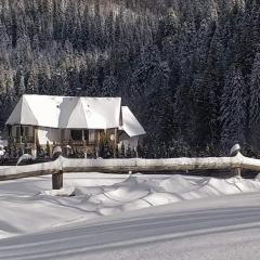 Садиба "Градний Узвіз"