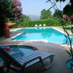 2 bedrooms villa with shared pool jacuzzi and enclosed garden at Pedraca
