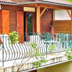 Chalet de 3 chambres avec vue sur le lac piscine partagee et jardin amenage a Saint Gerons a 1 km de la plage