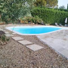 Villa de 3 chambres avec piscine privee jardin clos et wifi a Eyragues