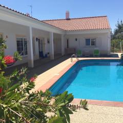 3 bedrooms villa with private pool jacuzzi and wifi at Praia do Ribatejo