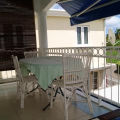 3 bedrooms appartement with balcony and wifi at Bambous 6 km away from the beach
