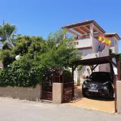 Casa tranquila en la Marina urbanización