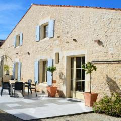 Maison de 4 chambres avec jardin amenage et wifi a Cabariot