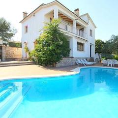 4 bedrooms appartement with private pool enclosed garden and wifi at Canyelles 6 km away from the beach