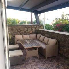 Appartement moderne au cœur de Les Trois-Bassins avec jacuzzi