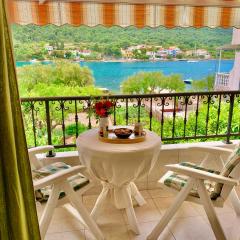 Grebastica beachfront apartment