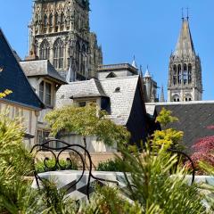 ホテル ドゥ ラ カテドラル（Hôtel De La Cathédrale）