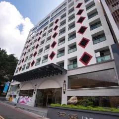 Taihe sun and the moon hostel