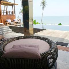 4 bedrooms villa with sea view private pool and furnished garden at Kabupaten de Tabanan