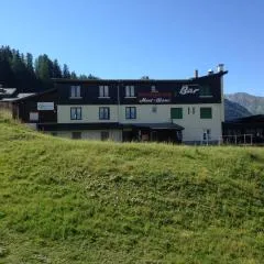 Petit Mont Blanc Guest House