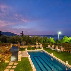 Sea view villa Manolis with private pool near the beach