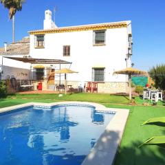 4 bedrooms villa with private pool enclosed garden and wifi at Antequera