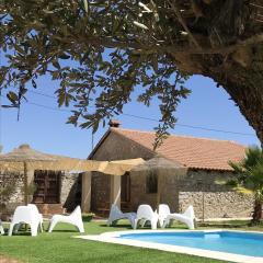 4 bedrooms house with shared pool enclosed garden and wifi at Alcaracejos