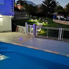 Appartement de 2 chambres avec piscine partagee jacuzzi et jardin clos a Lamentin