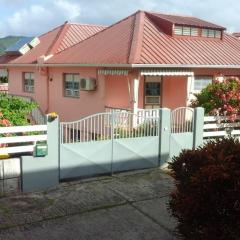 Studio accueillant à Sainte Anne - 30 m² - Vue montagne