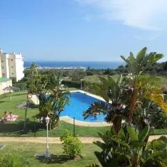 Elegant apartment in Marbella, 80 m² with shared pool