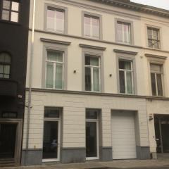 modern ruim 2-slaapkamer appartement