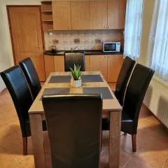 Váralja Vendégház Tata