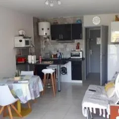 Studio avec jardinet clim parking