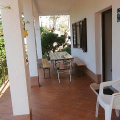 Charming Apartment in Gdinj + Garden