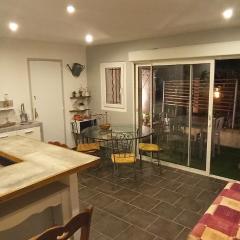 Secret Garden - Chez Gilles et Tra - Maison d hôte -T2 super mignon, neuf et indépendant , dans cadre agréable et zen