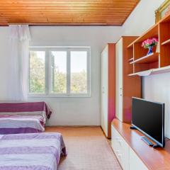 Simplistic Apartment in ibenik near Sea Beach